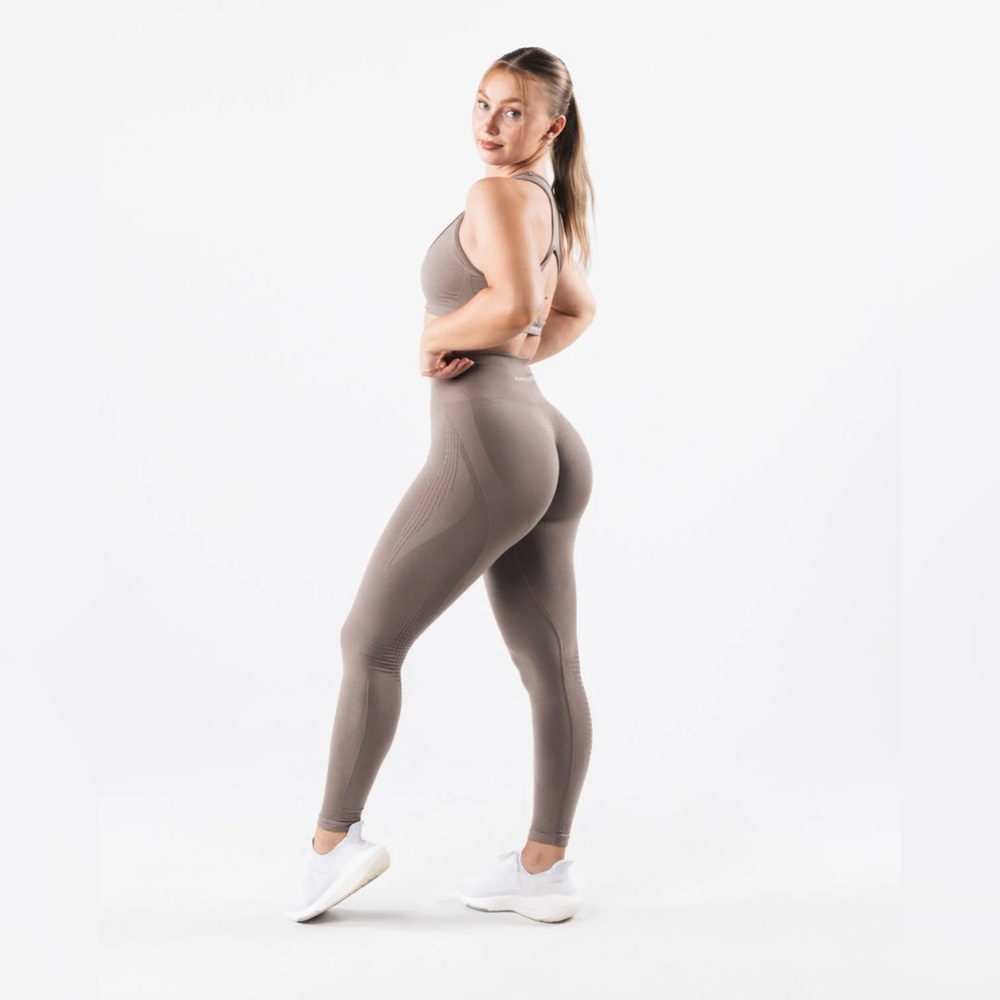Alphalete Amplify Contour Leggings